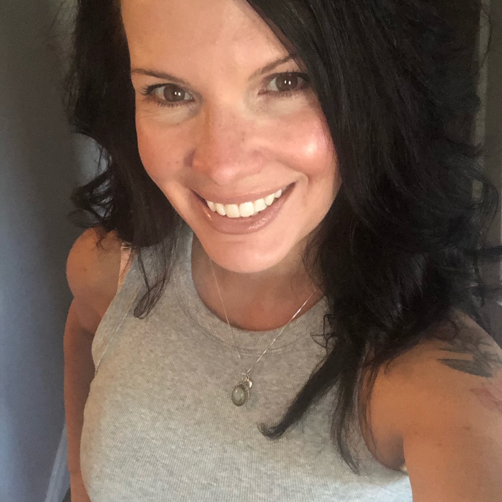 Meet your Posher, Jennifer